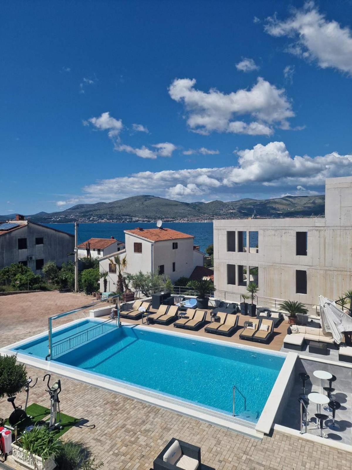 Apartments Silva With A View Of Sea Trogir Zewnętrze zdjęcie