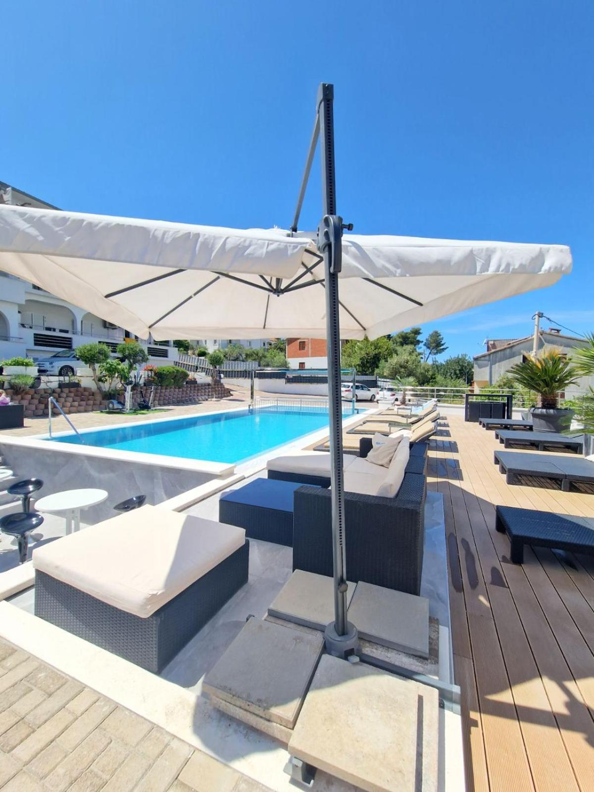 Apartments Silva With A View Of Sea Trogir Zewnętrze zdjęcie