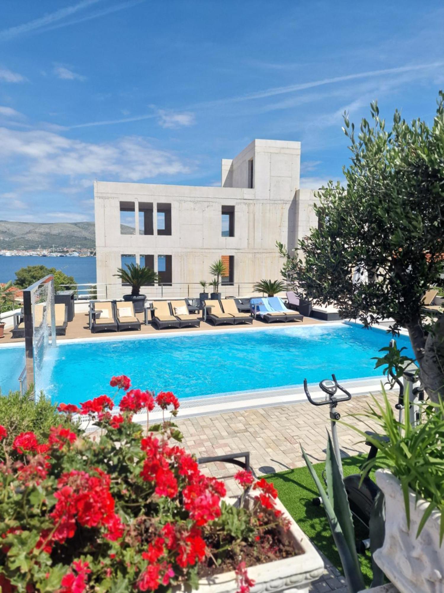 Apartments Silva With A View Of Sea Trogir Zewnętrze zdjęcie