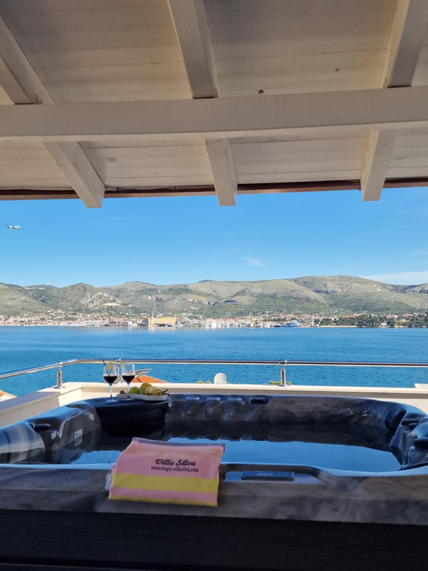 Apartments Silva With A View Of Sea Trogir Zewnętrze zdjęcie