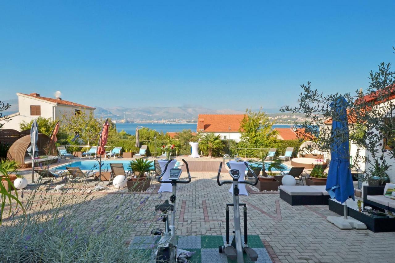 Apartments Silva With A View Of Sea Trogir Zewnętrze zdjęcie
